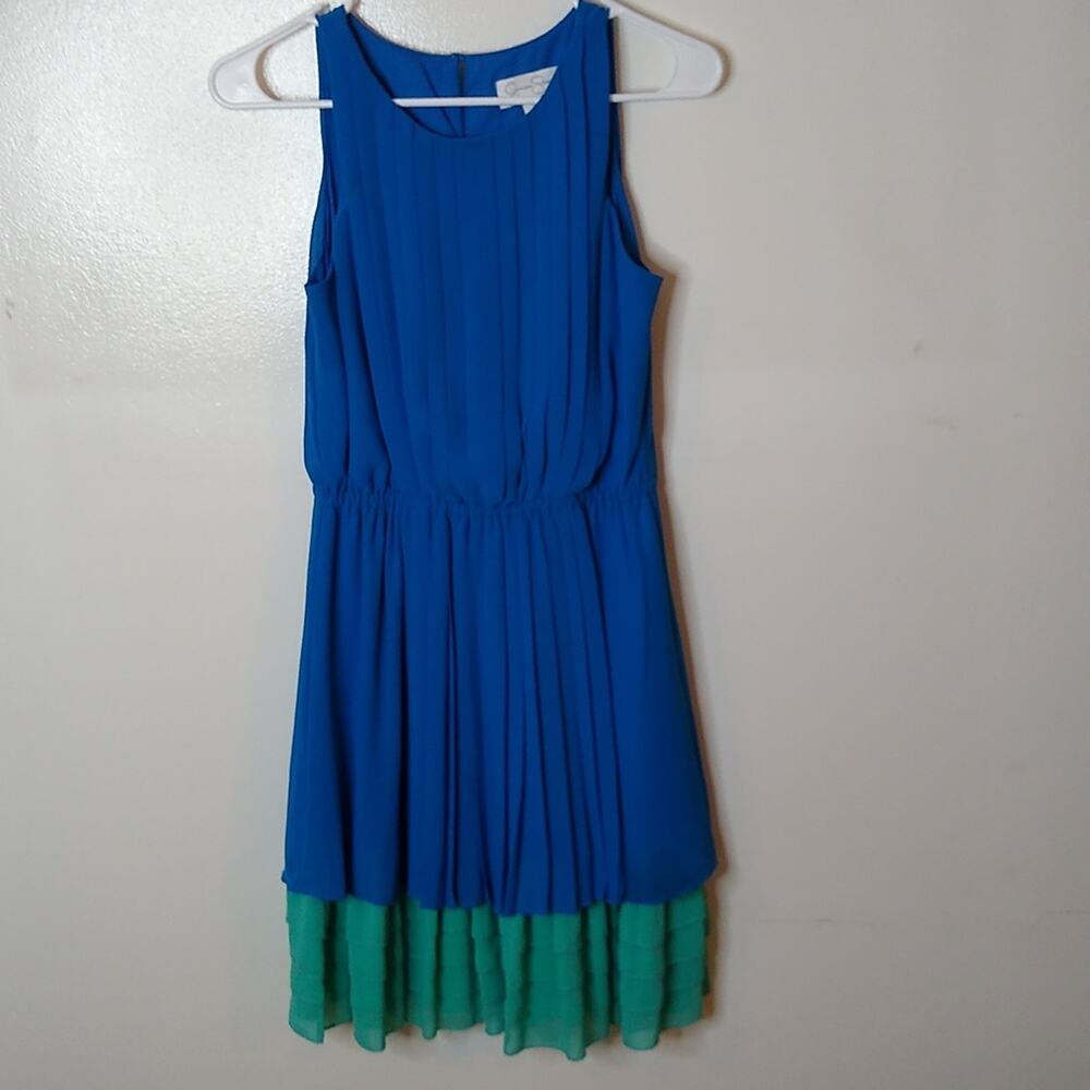 Jessica Simpson woman's size XS Sleeveless flowy dress.
